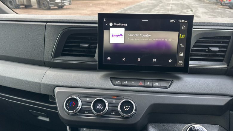 Renault Master Mwb Diesel Fwd MM35 Blue dCi 130 Advance Medium Roof Van